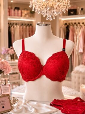 Victoria's Secret Red Lace Dream Angels Padded Underwire Bra NWT 💎